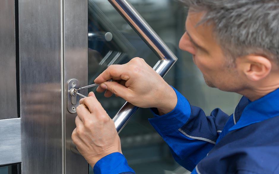 ouvrir une porte claquée Épône
